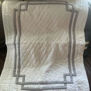 Pottery barn kids crib bedding